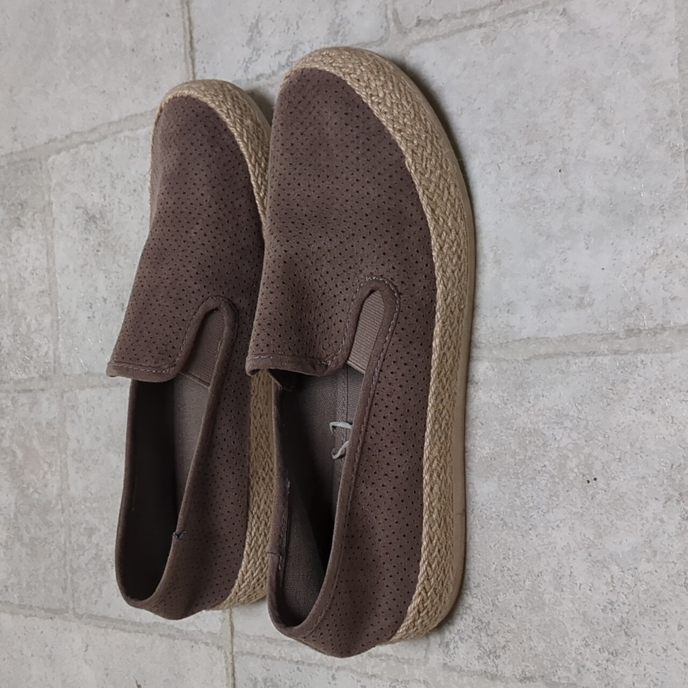 Brown/Tan Spirit flat loafers size 10